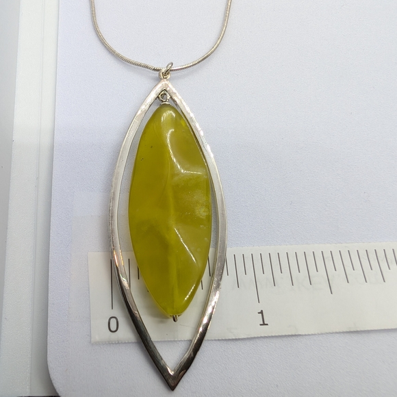 Elegant Silver and Yellow Pendant Necklace - Picture 7 of 8